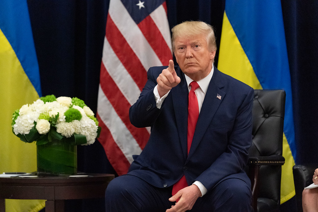 President Of Ukraine — Trump appelle à changer de dirigeant en Ukraine et condamne les frappes sur les raffineries russes
