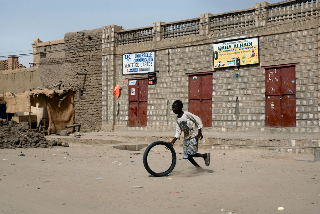 emilio labrador — Au Mali, la teinture artisanale du bazin pollue les cours d’eau et menace les cultures