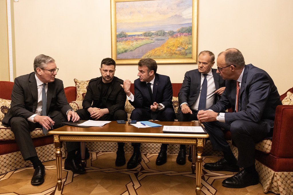 UK Prime Minister — Trump critique Kiev après la reprise des frappes ukrainiennes contre les raffineries russes