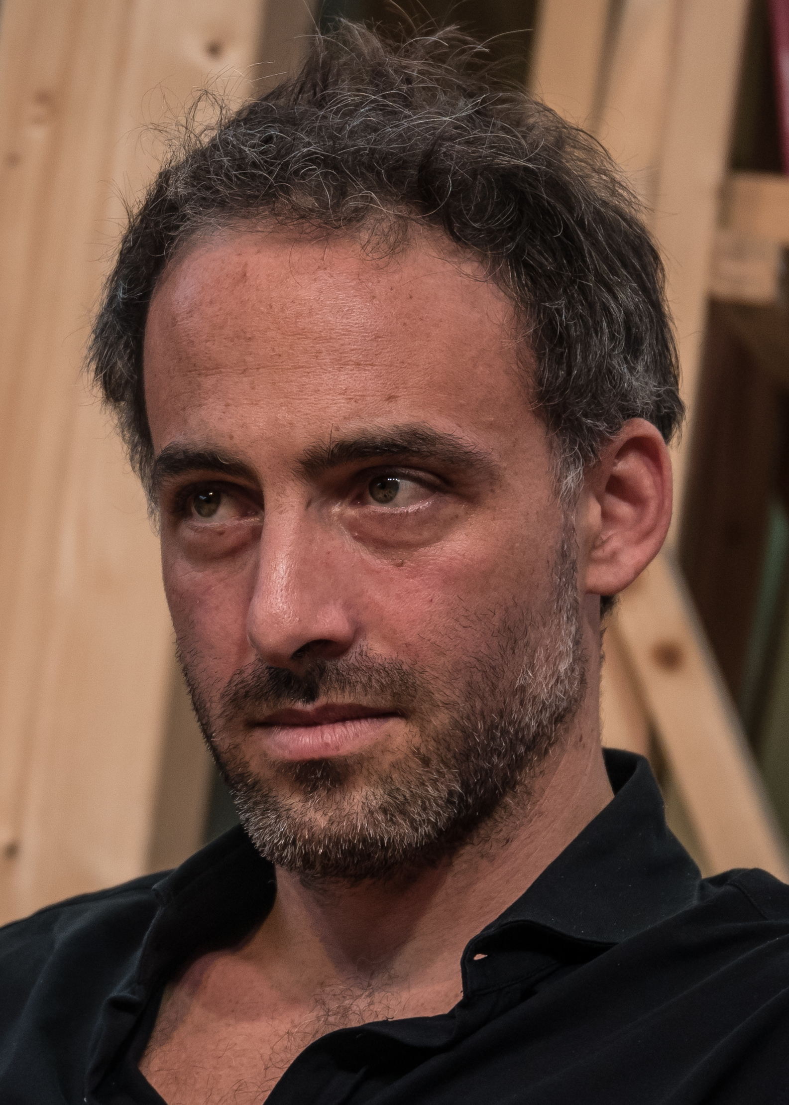 Harald Krichel — Après sa victoire à la primaire, Glucksmann appelle la gauche à s’unir face à l’extrême droite
