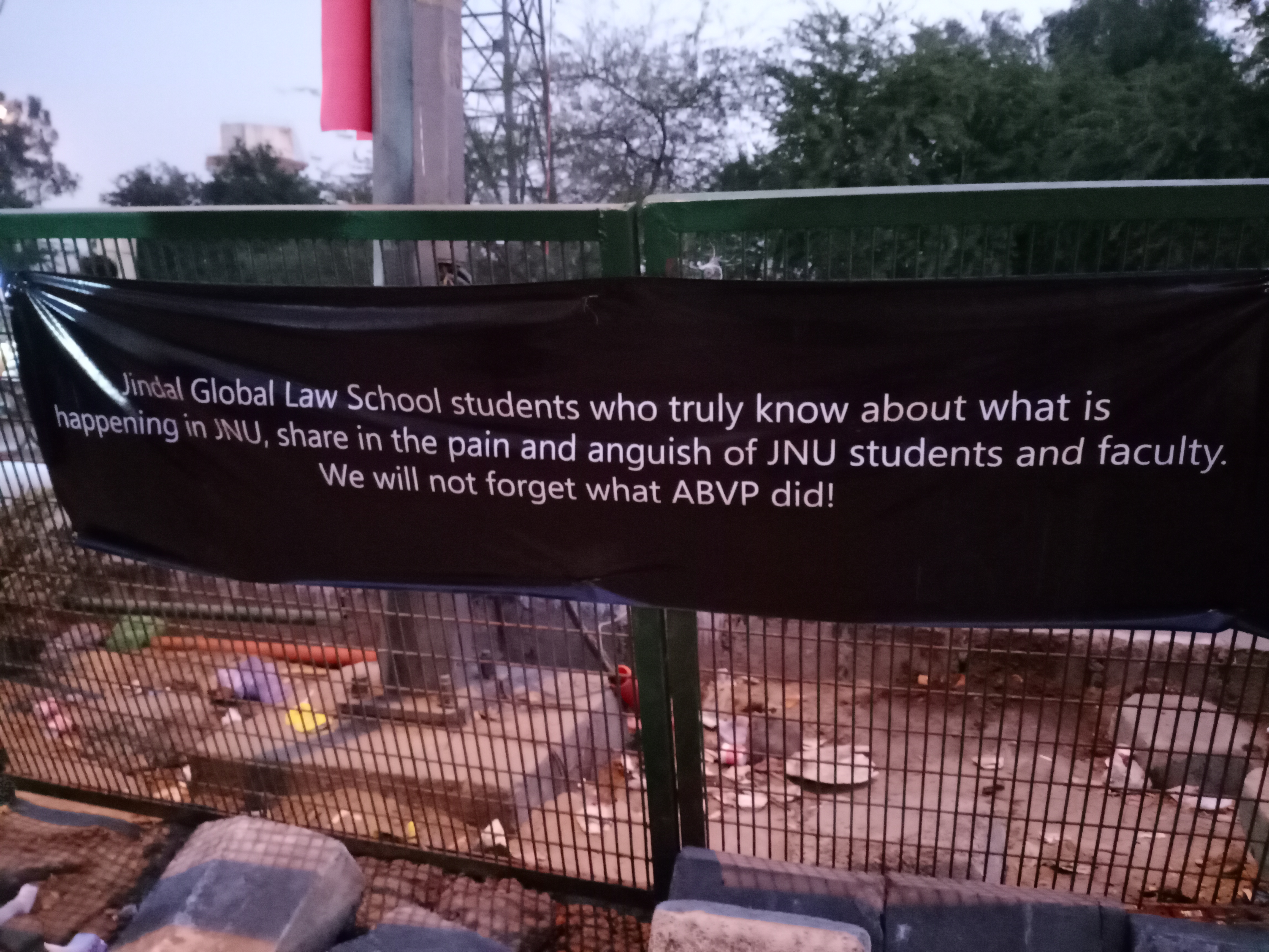 DTM — À New Delhi, le chef du mouvement indien des « cafards » arrêté avant une manifestation électorale