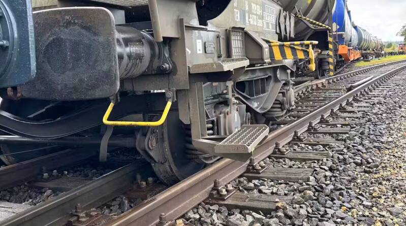 Arch (BE): Une locomotive en manœuvre déraille: un blessé