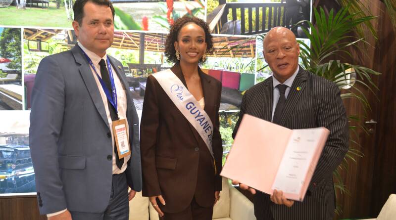 Au salon IFTM, la Guyane affiche ses ambitions et réclame des billets d'avion moins chers