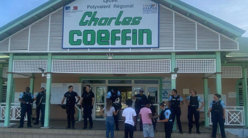 Baie-Mahault: vaste opération de gendarmerie au lycée Charles Coëffin, 800 élèves contrôlés