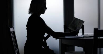 Dans les métiers précaires, un #MeToo plus difficile, avec moins d'écho
