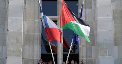 Des drapeaux palestiniens au fronton des mairies lundi, malgré la mise en garde de Beauvau