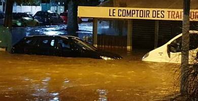 Intempéries: retour sur les impressionnantes images des inondations dans le Var et les Bouches-du-Rhône