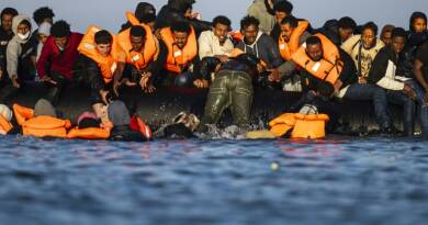Migrants: deux Somaliennes meurent en tentant de traverser la Manche, un troisième décès constaté