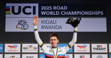 Mondiaux de cyclisme: Pogacar, un pas de plus dans la légende