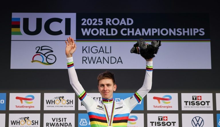 Mondiaux de cyclisme: Pogacar, un pas de plus dans la légende