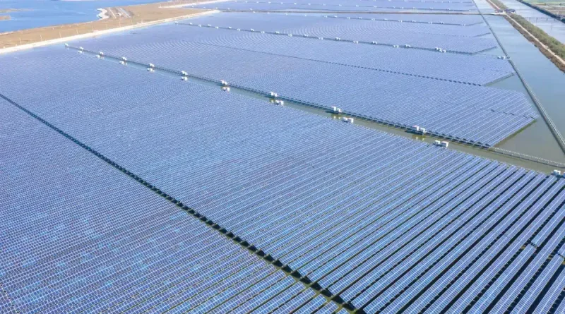Quand Trump nie le réchauffement, Pékin installe des mers entières de panneaux solaires