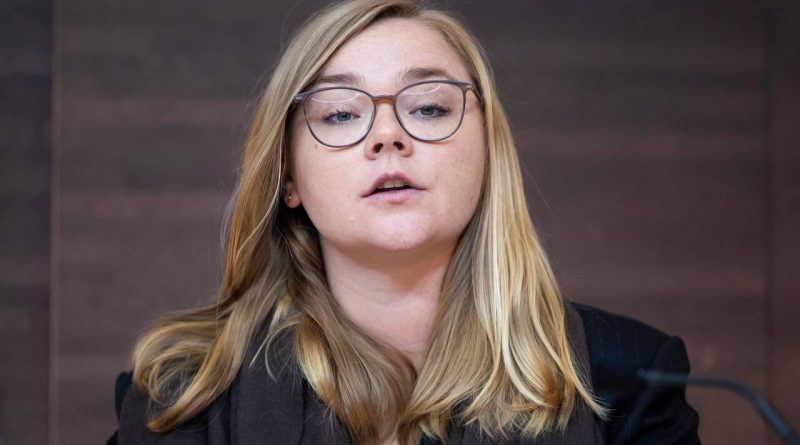 Soupçons d’abus d’autorité: le procureur général vaudois demande l’ouverture d’une enquête contre Valérie Dittli - Le Temps