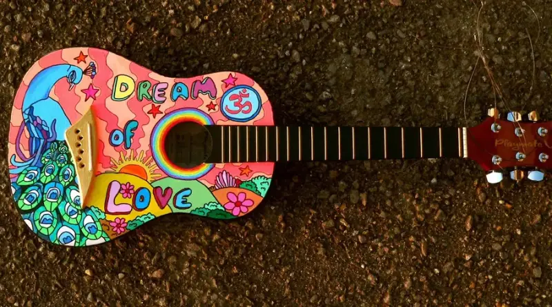 Un orchestre de 100 guitares pour un grand final au Peyrou