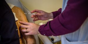 Épidémie de grippe : vaccination obligatoire pour résidents et soignants des Ehpad en discussion ?