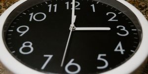 Passage à l'heure d'hiver : stratégies pour prévenir la dépression saisonnière