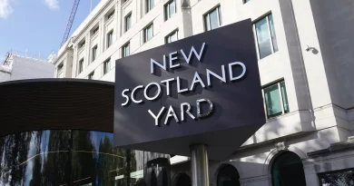 Royaume-Uni: Scotland Yard arrête trois hommes pour espionnage présumé au profit de la Russie