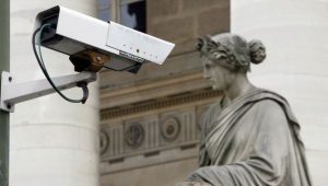 Vrai ou faux : Paris manque-t-il de caméras de surveillance à cause d'Anne Hidalgo ?