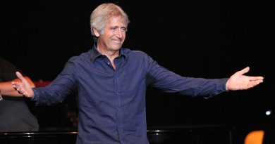 Yves Duteil publie une anthologie de ses enregistrements en concert : un moment de vérité.