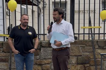 Sébastien Durand aux côtés du préfet de l’Ariège, Simon Bertoux, lors de la manifestation du 23 octobre à Foix.