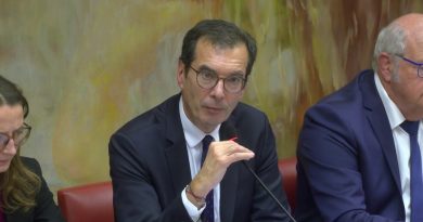 Budget 2026 : Coupes significatives dans l’apprentissage, alerte au Sénat Coupes budgétaires dans l’apprentissage : le ministre Jean-Pierre Farandou évoque un dossier en cours