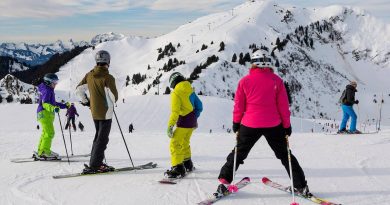 Le port du casque devient obligatoire sur les pistes de ski en Italie, une première en Europe