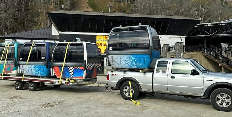 KILLINGTON, VT : VENTE AUX ENCHÈRES DES GONDOLES DE SKI