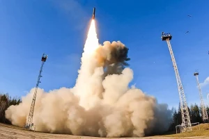 « Bourevestnik : le missile russe à propulsion nucléaire capable de voler plusieurs heures »
