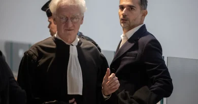 Au tribunal : enquête sur la France qui propage des infox concernant Brigitte Macron