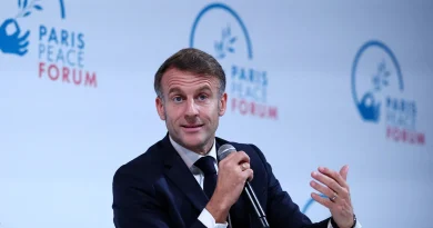 Réseaux sociaux : Macron appelle à une régulation accrue au niveau européen