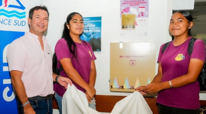 35 collèges bientôt équipés de distributeurs de serviettes hygiéniques gratuites