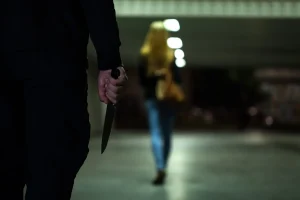 Un avocat explique si un tueur en série est licencié par son entreprise après sa découverte