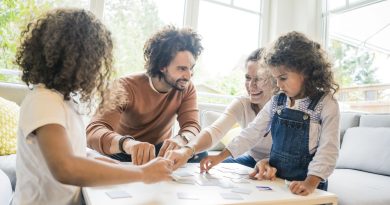 Faut-il laisser les enfants gagner aux jeux de société ? Analyse des impacts - RTBF Actus