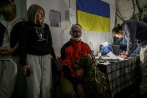 A Kramatorsk, dans l'est ukrainien, premières évacuations face à un danger omniprésent