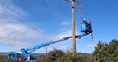 À Saint-Beauzély, un chantier exemplaire pour protéger les vautours des lignes électriques