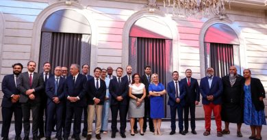 Après le report des provinciales, quelle suite pour la réforme constitutionnelle et Bougival ?