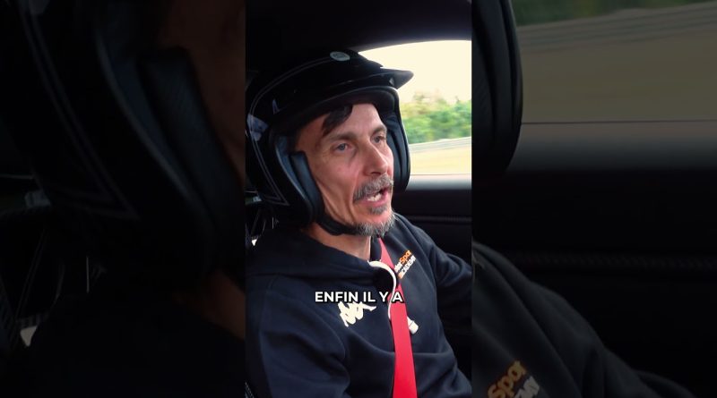 Arnaud Tsamère en roue libre !