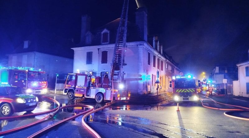 Béarn et Hautes-Pyrénées : un violent incendie, 11 prévenus écroués, une découverte macabre… 3 faits divers à lire ce jeudi