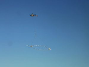 C'est quoi cette antenne suspendue à un hélicoptère qui a survolé les alentours d'Aumale