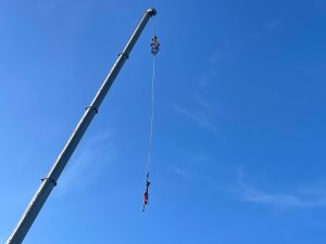 "C'est vraiment impressionnant" : testez le saut à l'élastique à Montjoly 2