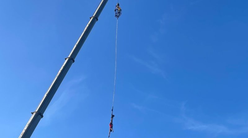 "C'est vraiment impressionnant" : testez le saut à l'élastique à Montjoly 2