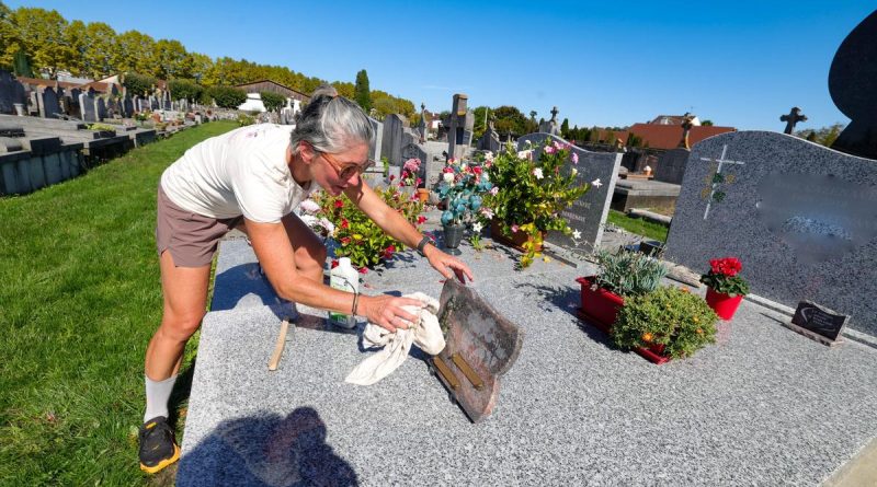 Cette Béarnaise prend soin des tombes et des souvenirs : « Un métier qui a du sens »