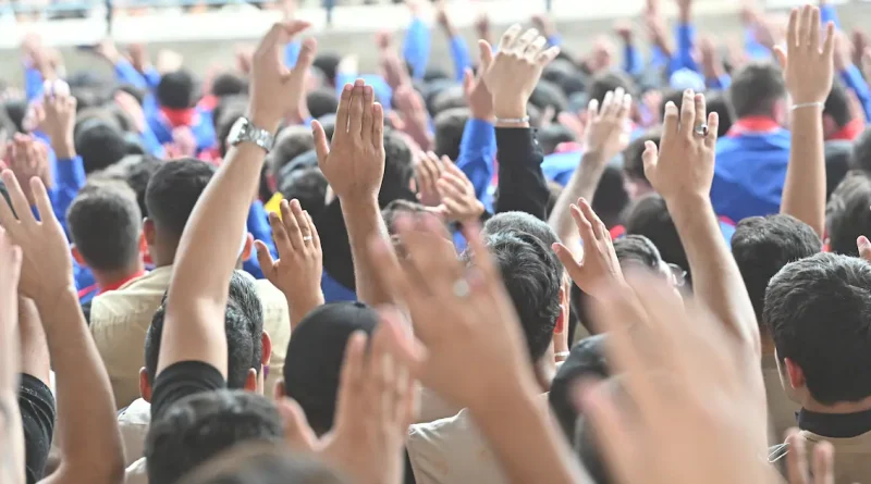 Cette vidéo de célébration du Hezbollah montre-t-elle des enfants effectuant un «salut nazi» ?