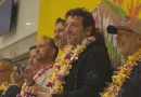 Chaleureuses retrouvailles de Patrick Bruel avec le public à l'aéroport de Tahiti-Faa'a