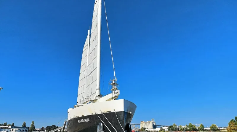 Cognac, sacs, voitures… Que va transporter le Neoliner, le plus gros cargo à voiles du monde, pour sa première transatlantique ?