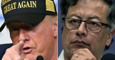 Colombie: Washington a frappé un bateau d'une guérilla, Trump suspend des aides