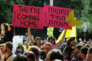 Compte à rebours en Israël avant le retour des otages de Gaza
