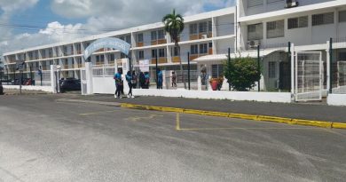 Coup de couteau au lycée du Moule : un élève de 16 ans mis en examen pour tentative de meurtre