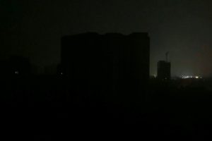 Coupures d'électricité à travers l'Ukraine après des frappes russes massives