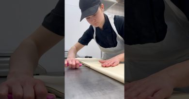 Créer des croissants : un art de précision avec Eva