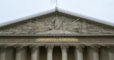 Début de l'examen d'un budget de la sécu explosif entre réforme suspendue et économies renforcées